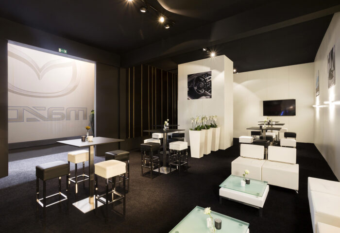 Interieur standenbouw Autosalon 2016 Brussel Mazda 10