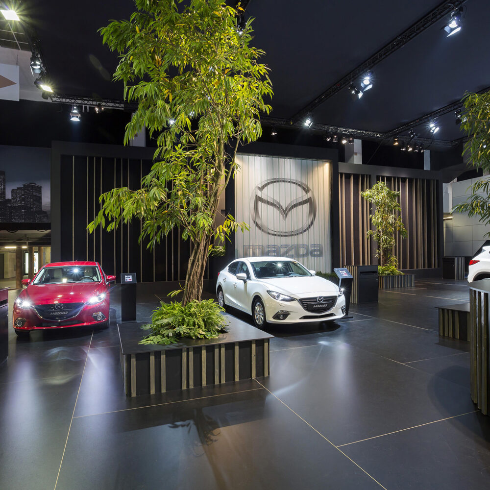 Interieur standenbouw Autosalon 2016 Brussel Mazda 4