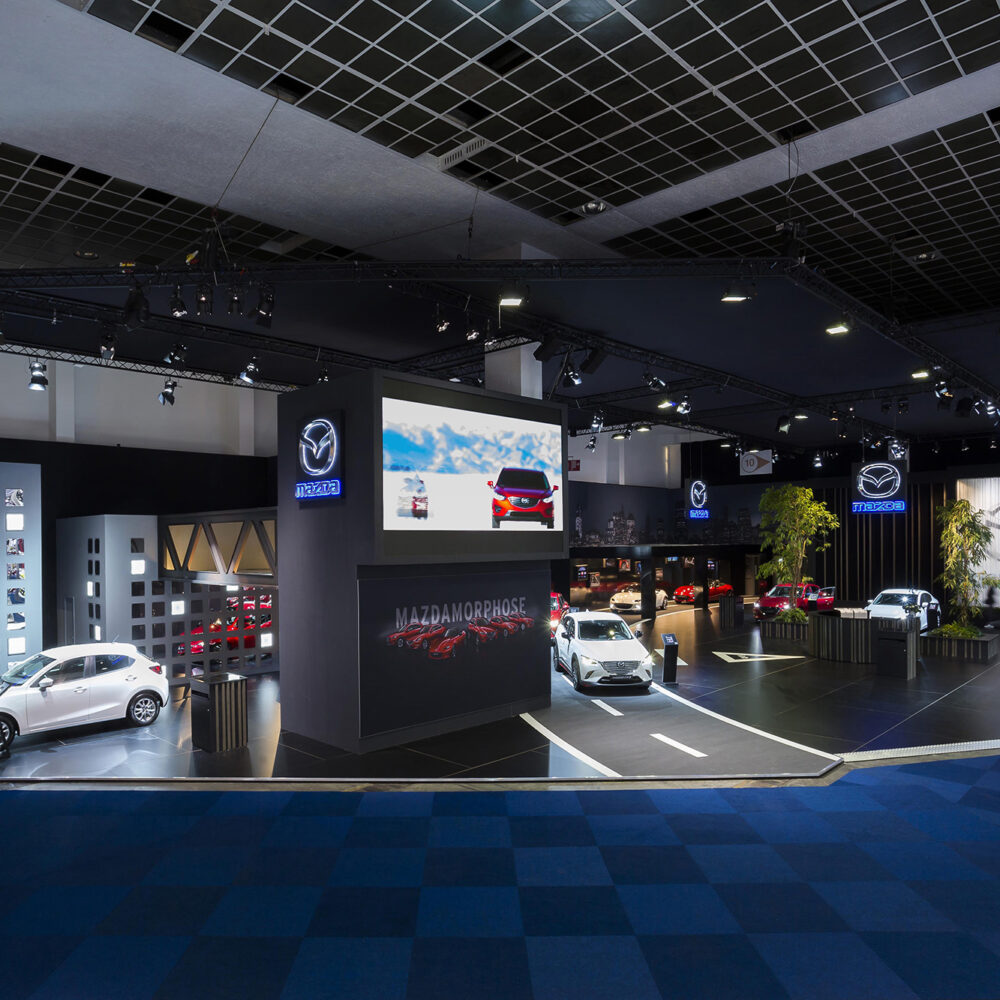 Interieur standenbouw Autosalon 2016 Brussel Mazda 8