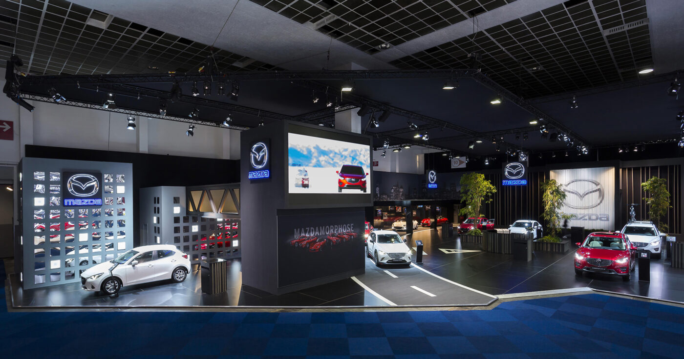 Interieur standenbouw Autosalon 2016 Brussel Mazda 8