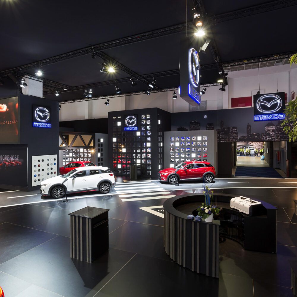 Interieur standenbouw Autosalon 2016 Brussel Mazda 9