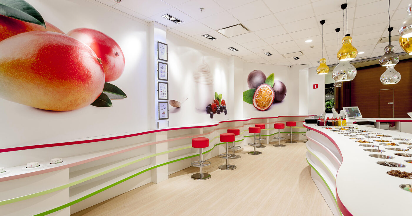 Interieur horecazaak Planet Yoghurt - Winkelinrichting Gent - Froyen & Zeitler