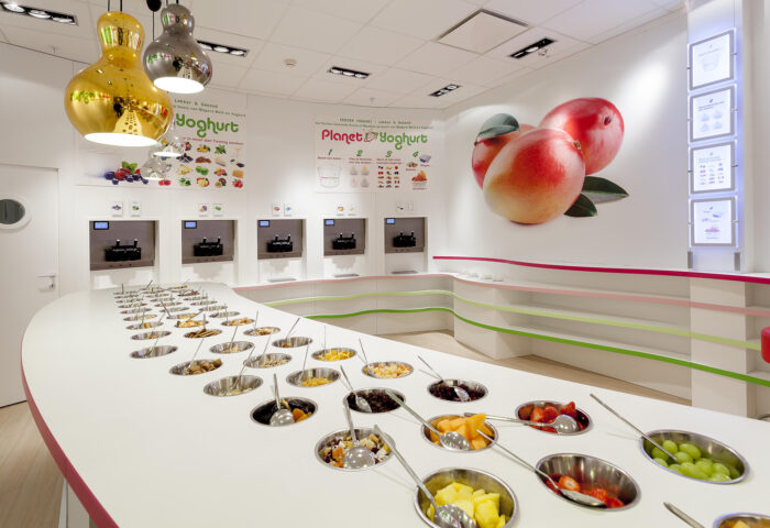 Interieur horecazaak Planet Yoghurt - Winkelinrichting Gent - Froyen & Zeitler