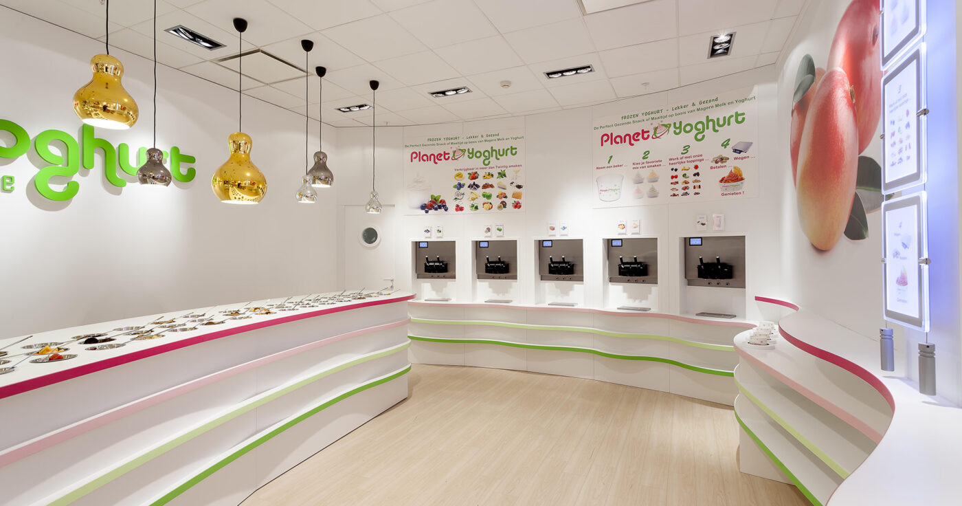 Interieur horecazaak Planet Yoghurt - Winkelinrichting Gent - Froyen & Zeitler