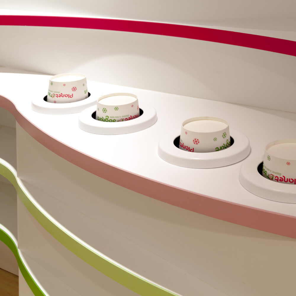 Interieur horecazaak Planet Yoghurt - Winkelinrichting Gent - Froyen & Zeitler