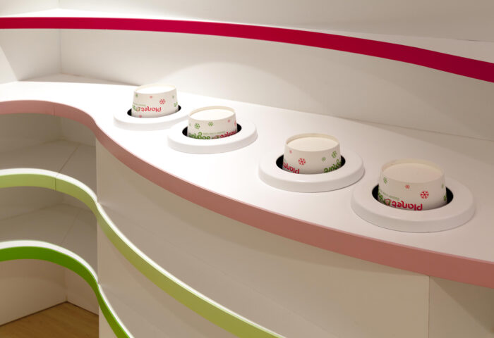 Interieur horecazaak Planet Yoghurt - Winkelinrichting Gent - Froyen & Zeitler