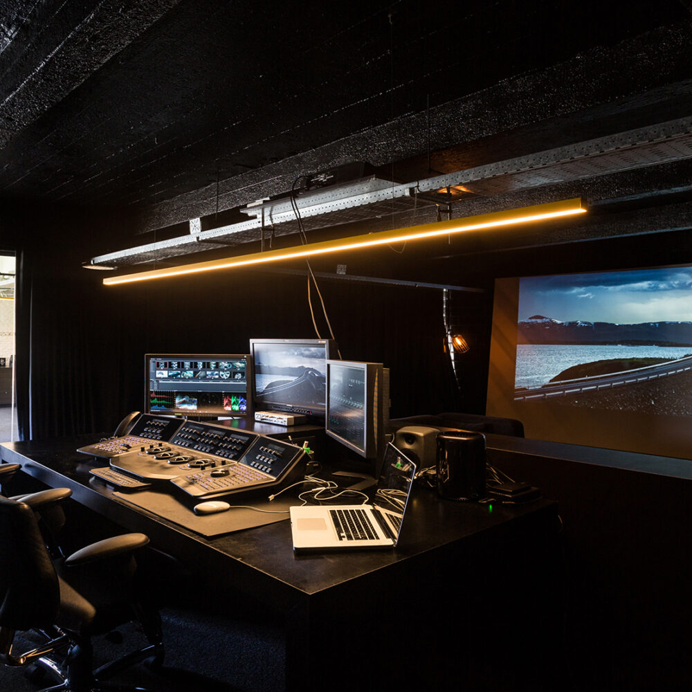 Kantoorinrichting Brussel - Inrichting werkplek - kantoorinterieur Moxy