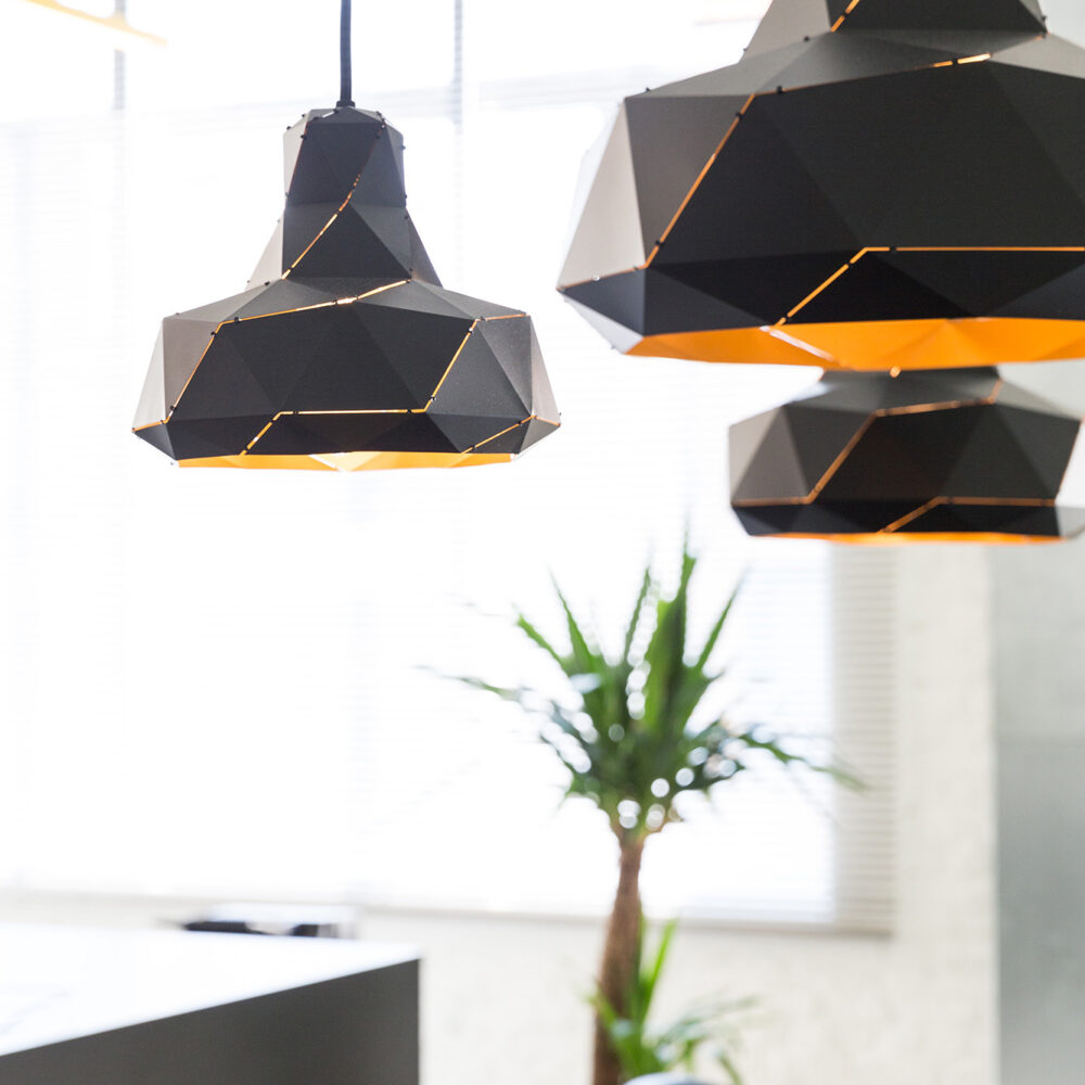 Kantoorinrichting Brussel - Inrichting werkplek - kantoorinterieur Moxy