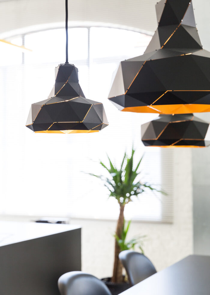 Kantoorinrichting Brussel - Inrichting werkplek - kantoorinterieur Moxy