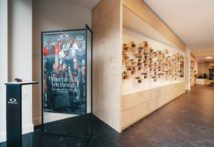 Winkelinrichting - Cyclewear Achel - Interieur Fietswinkel - Inrichting winkel