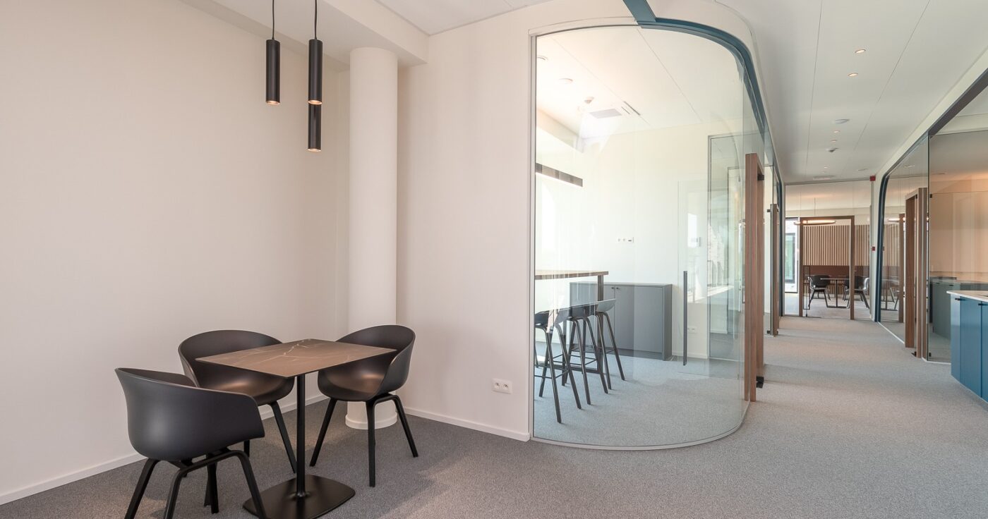 Kantoorinrichting Leuven - Inrichting bureau Acumen - Interieurarchitecten - Froyen & Zeitler