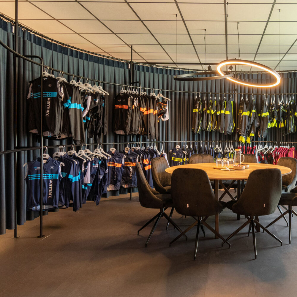 Winkelinrichting Roeselare, Froyen-Zeitler, Vermarc sportkleding